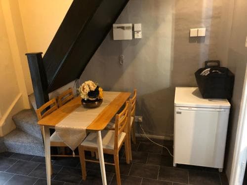 Handsworth Home - 2 bedroomed Image 2