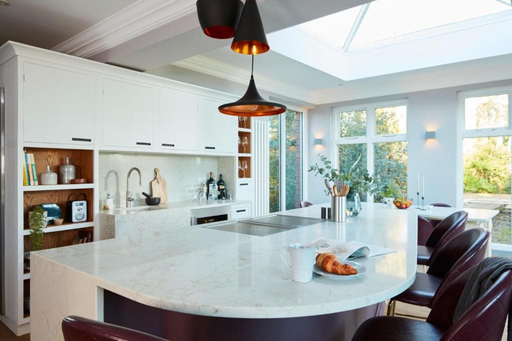 Spacious 4 bed family cottage in parkland setting Image 1