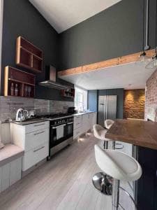 Luxury 3 bedroom penthouse w massive roof terrace Image 2