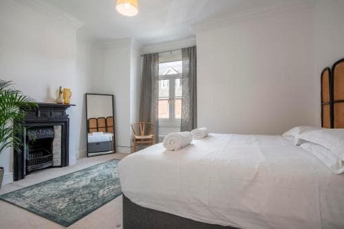 Sycamore House Image 6