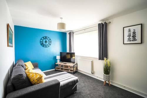 2 bedroom flat perfect for business or contractors Image 3