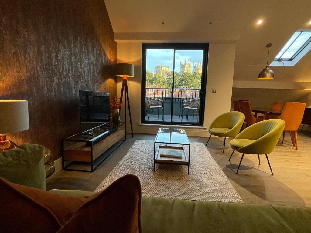 The Quadrant - The Carillon Suite Image 4