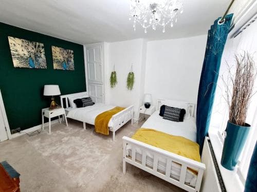 Luxury 3-BR Sheffield Home - Warm & Cosy Image 3