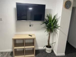 Modern and cosy Apartment in Leeds England Image 2