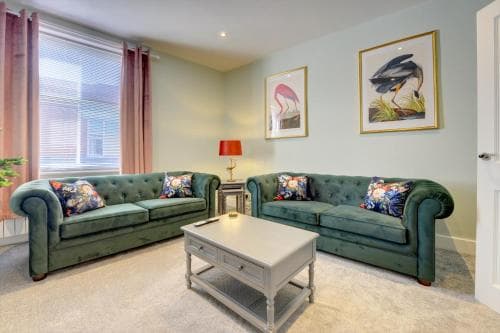 The Nook - A modern 2 bedroom loft with parking Image 3