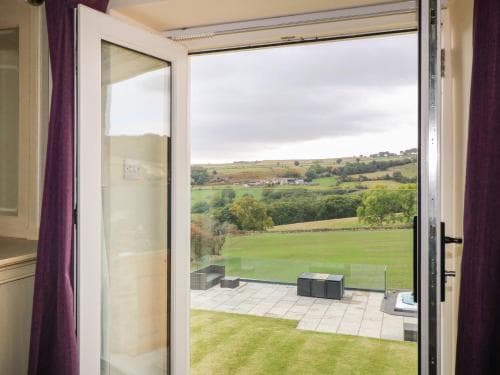 Top Hill Farm Cottage Image 3