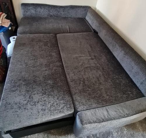 Impeccable 4-Bed House in Barnsley Image 1