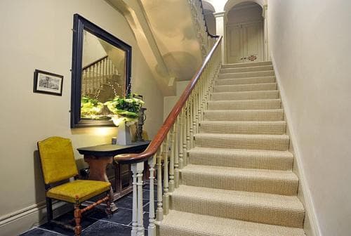 Royal Parade Apartments Image 1