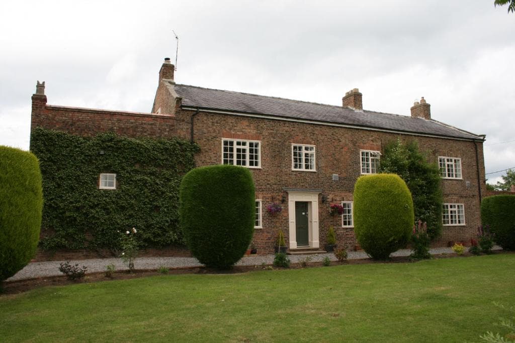 The Manor Guest House Image 1