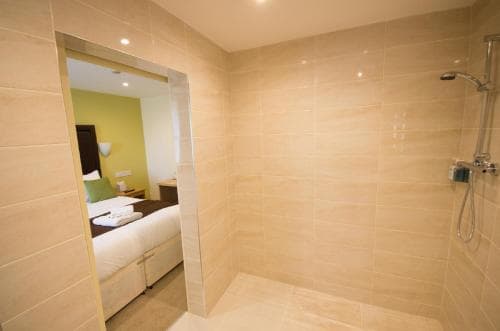 Wakefield Limes Lodge Image 3