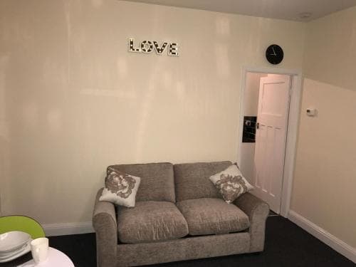 Victoria Parade Apartment Image 3