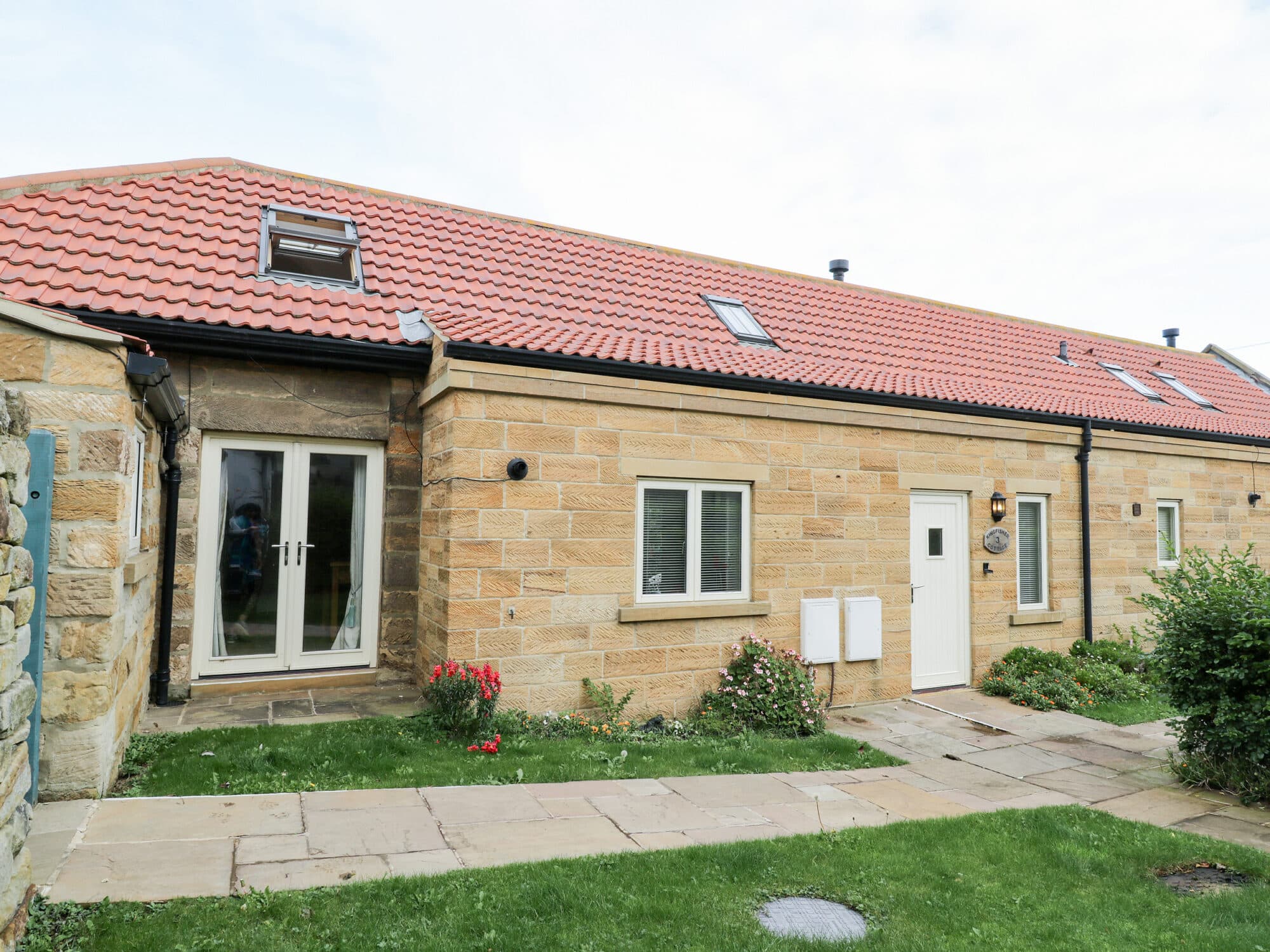 Kingfisher, Whitby Image 4