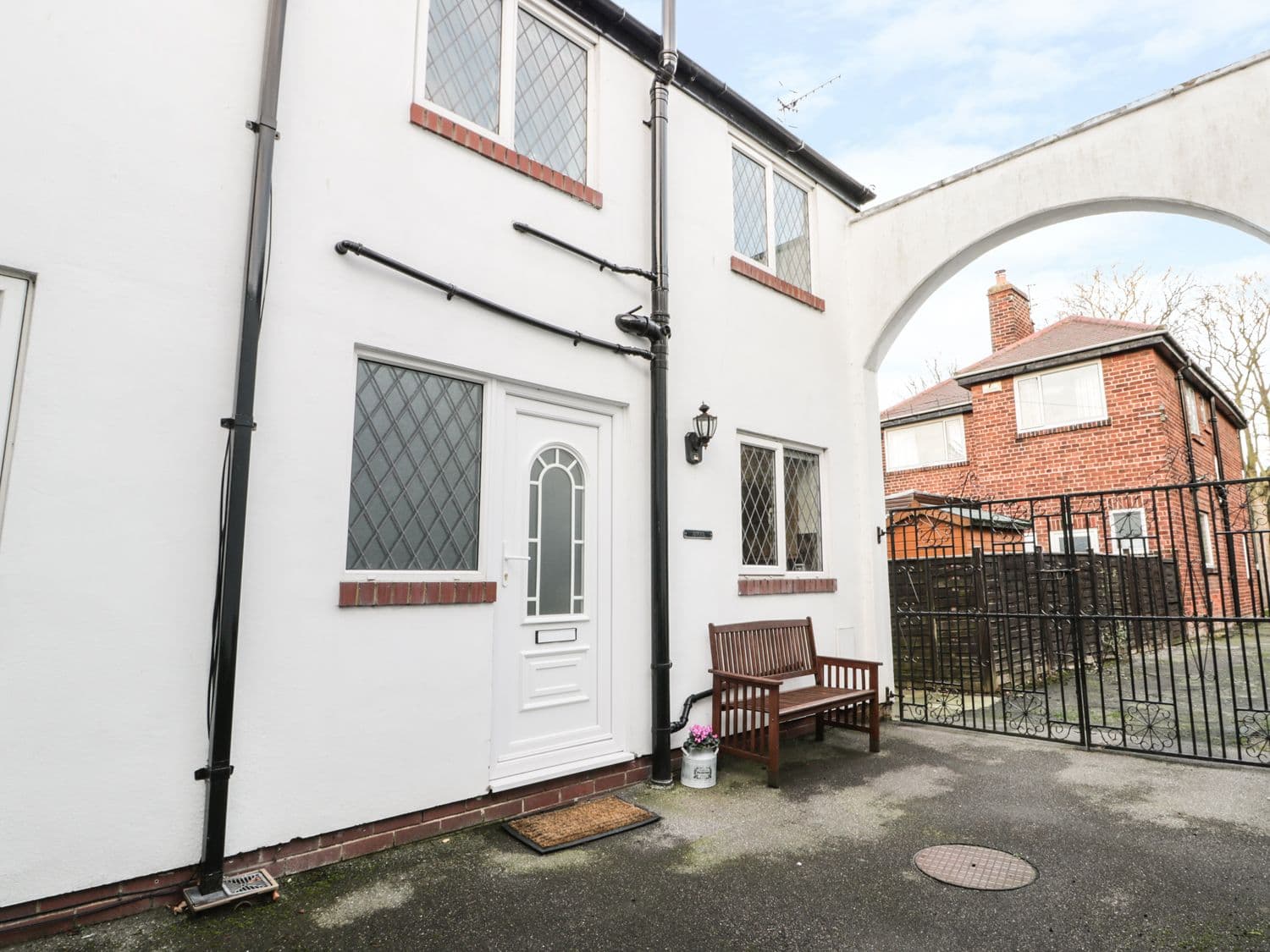 Narnia Cottage Image 1