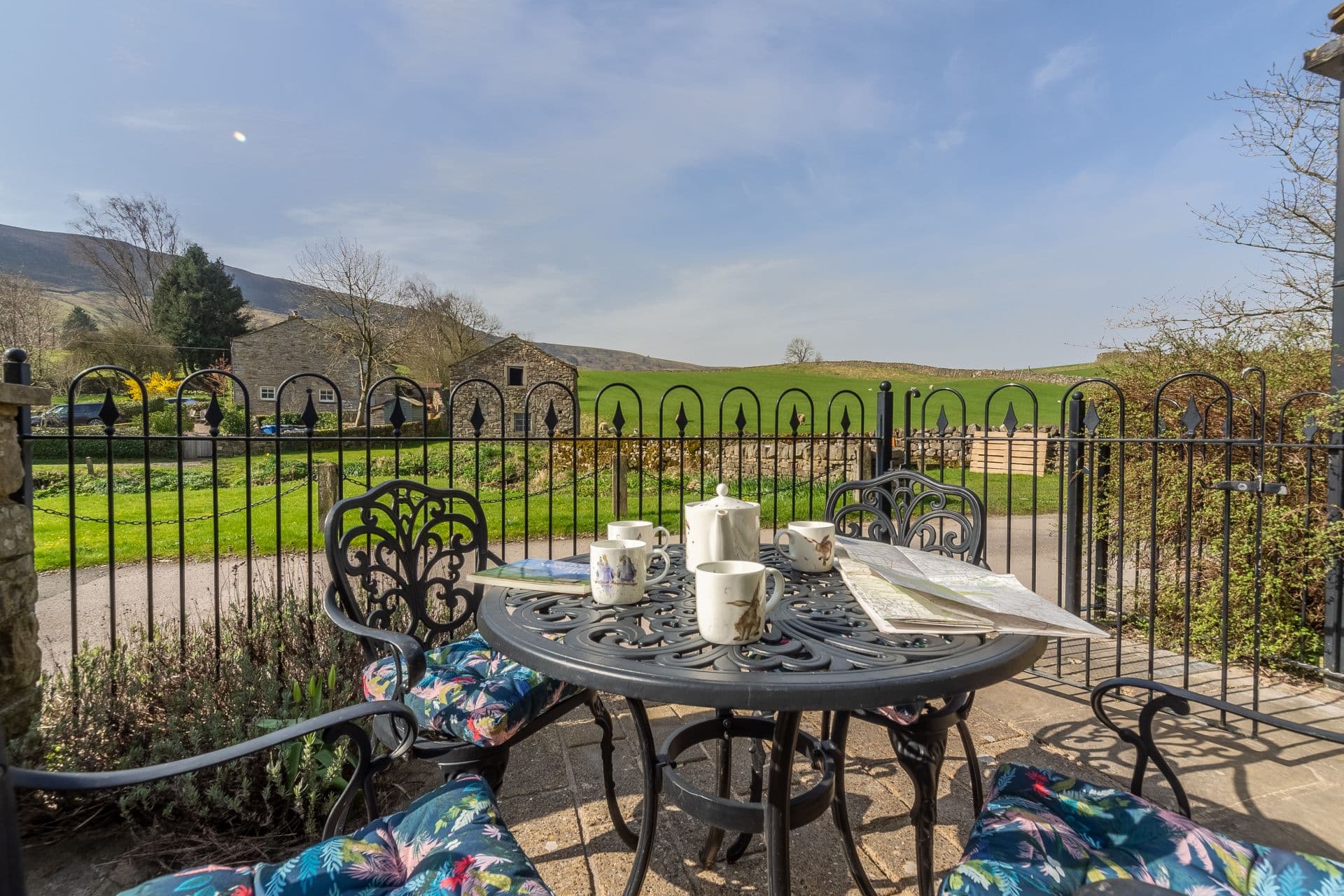 1 Riverside Cottages Image 2