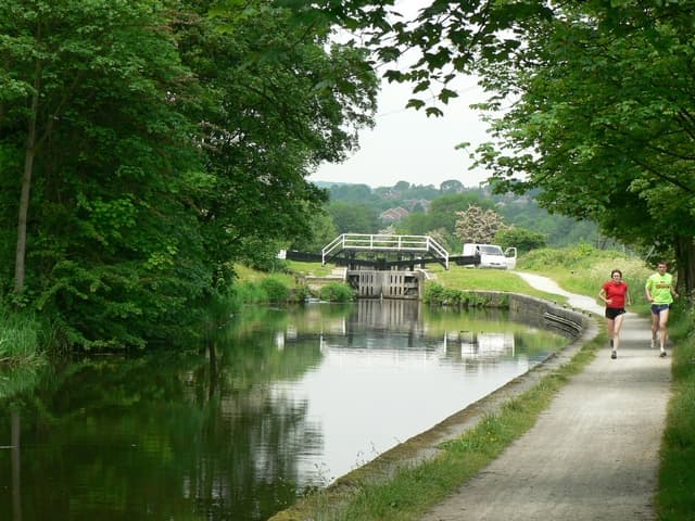 Aire Valley Towpath Walk