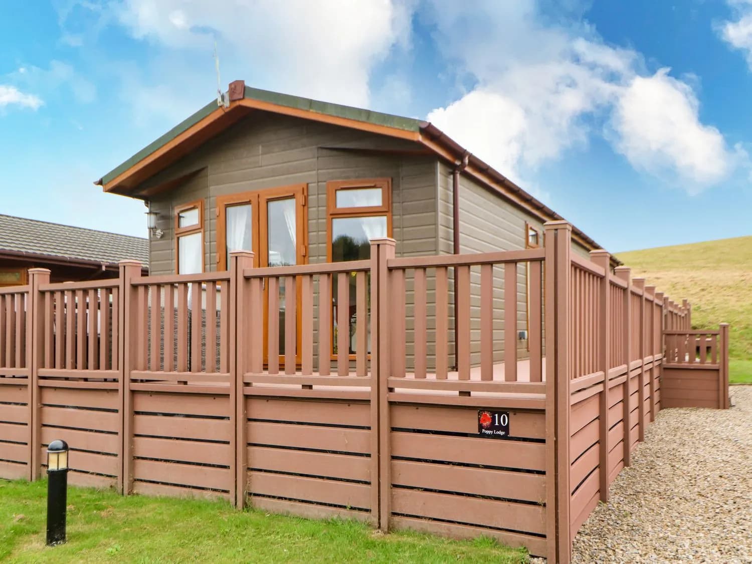 Accommodation at 10 Poppy Lodge in hipswell
