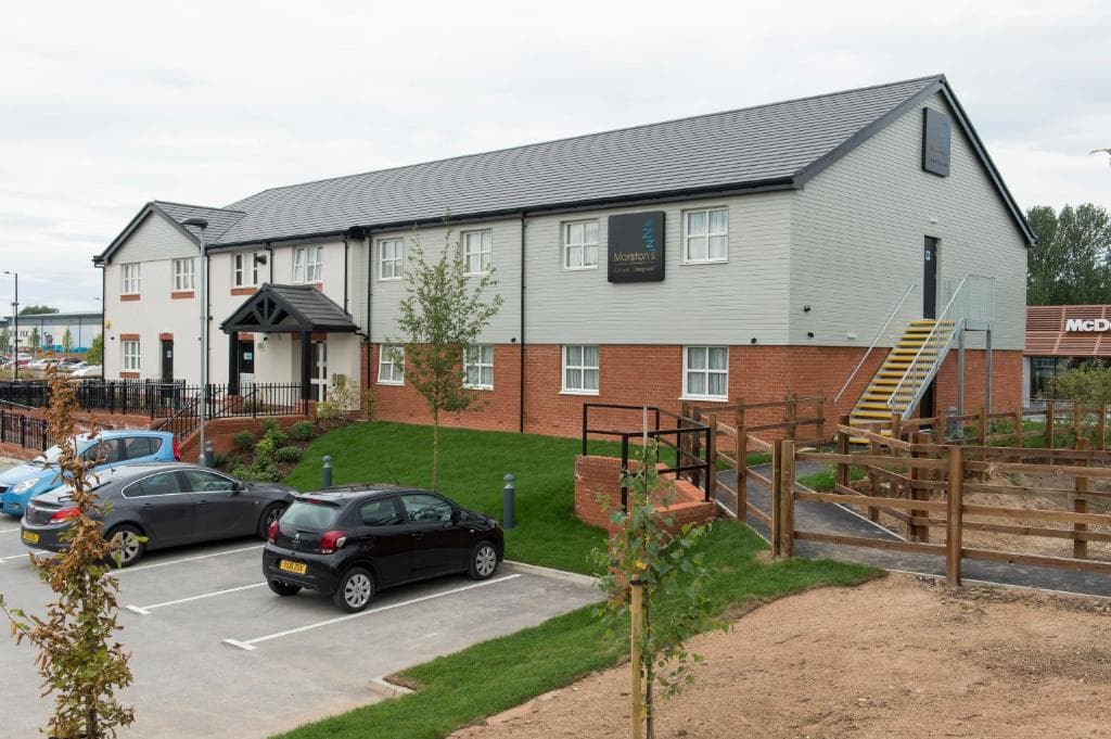 Accommodation at Kings Chamber, Doncaster by Marston's Inns in thorne north railway station