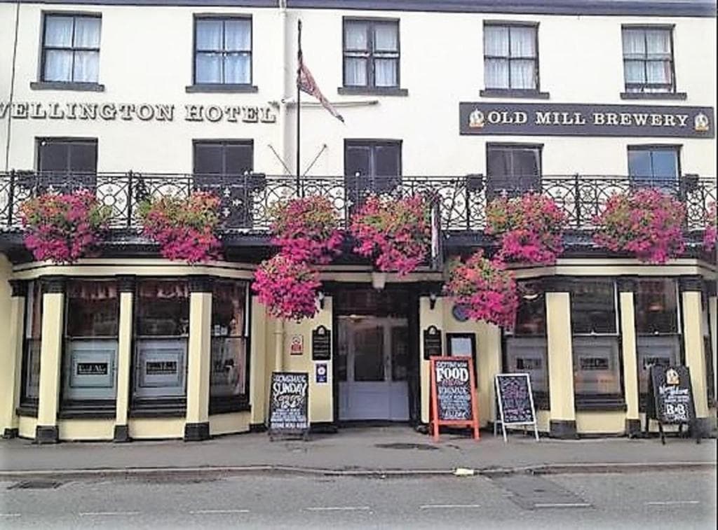 Accommodation at The Wellington Hotel in howden