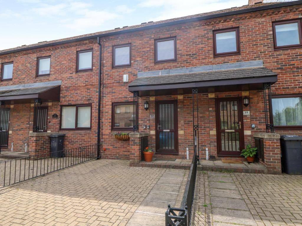 Accommodation at 17 Fewster Way in york