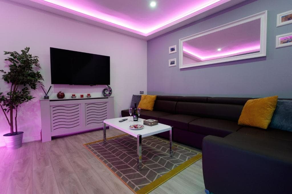 Accommodation at TOWLER HOUSE APARTMENTS 6 beds in 3 bedrooms in leeds