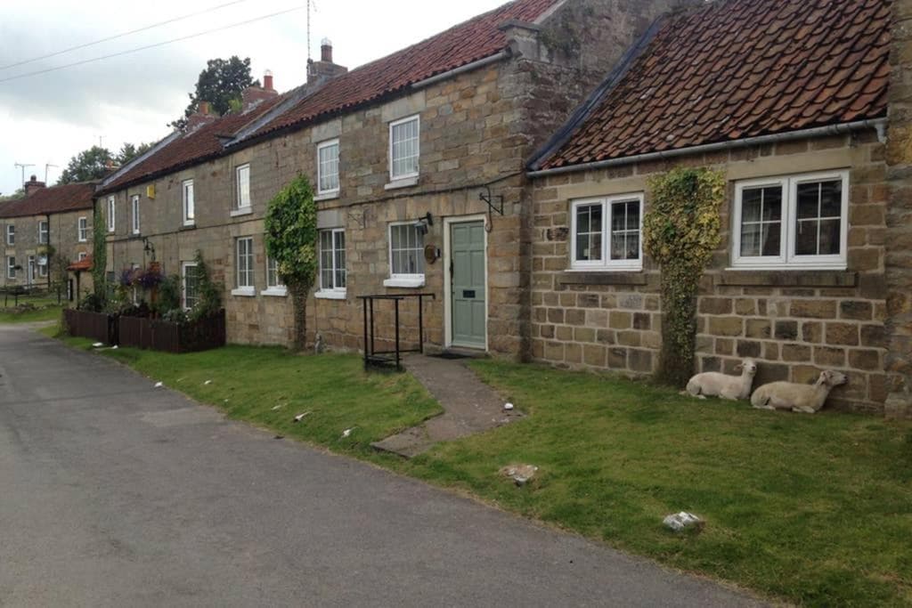 Accommodation at SUNNYSIDE COTTAGE in hutton le hole
