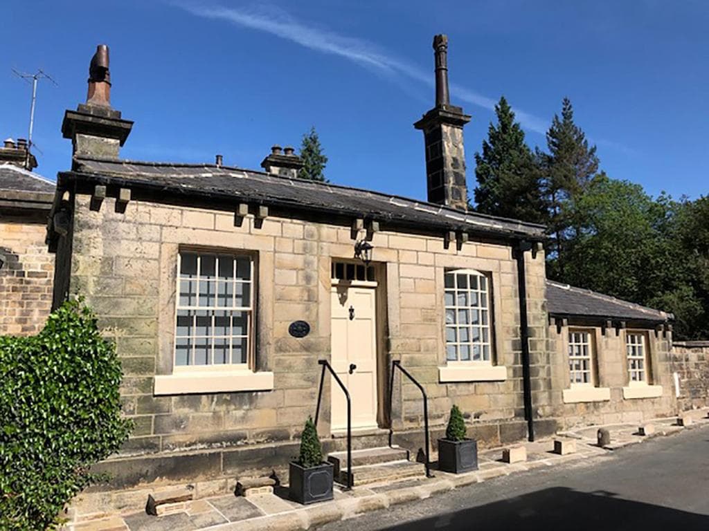 Accommodation at Ewood Cottage *NEW* Exquisite Country Cottage in todmorden