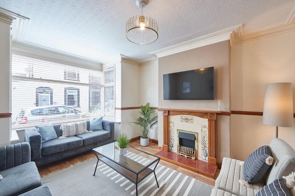 Accommodation at Blue Sky 3 Bedroom Cottage Whitby in whitby