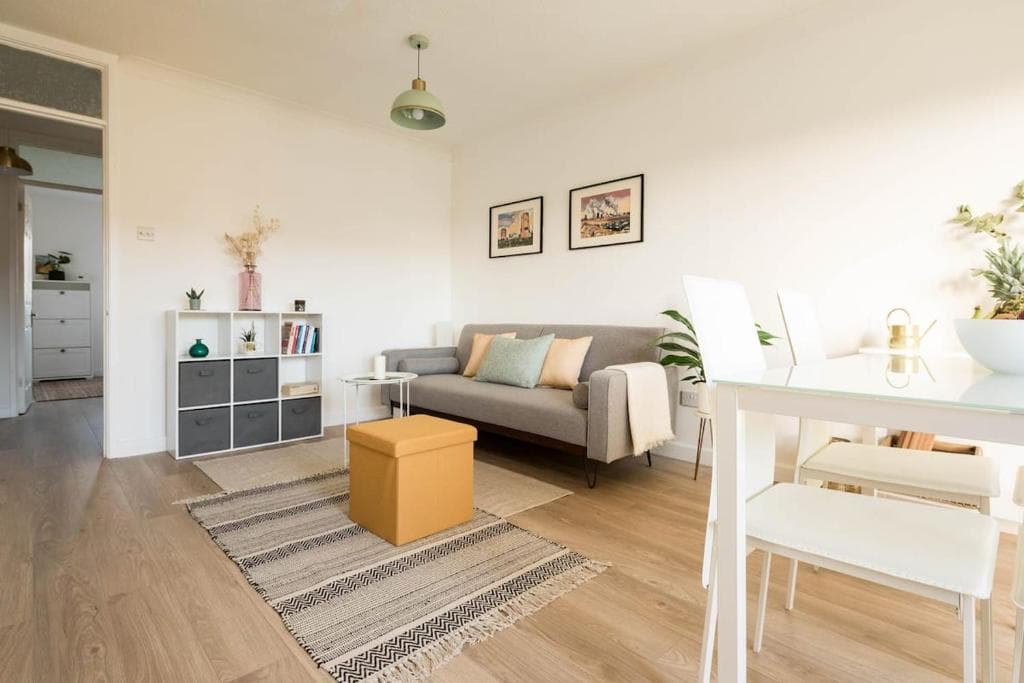 Accommodation at Stylish apartment with balcony, minutes from beach in redcar
