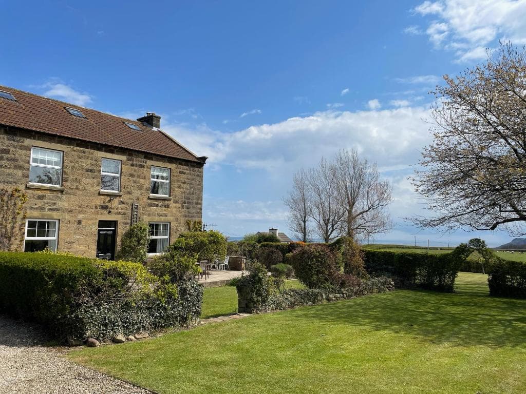 Accommodation at The Farmhouse, Whitby in stoupe brow