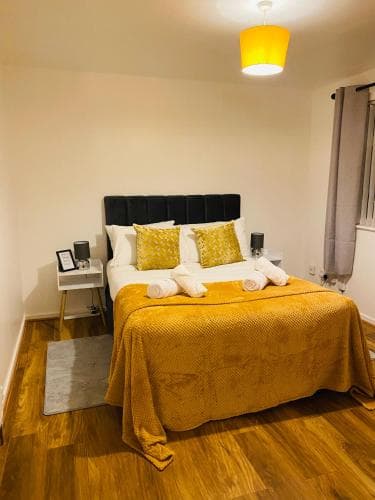 Accommodation at Cheerful home near City Centre,Station& RaceCourse in doncaster
