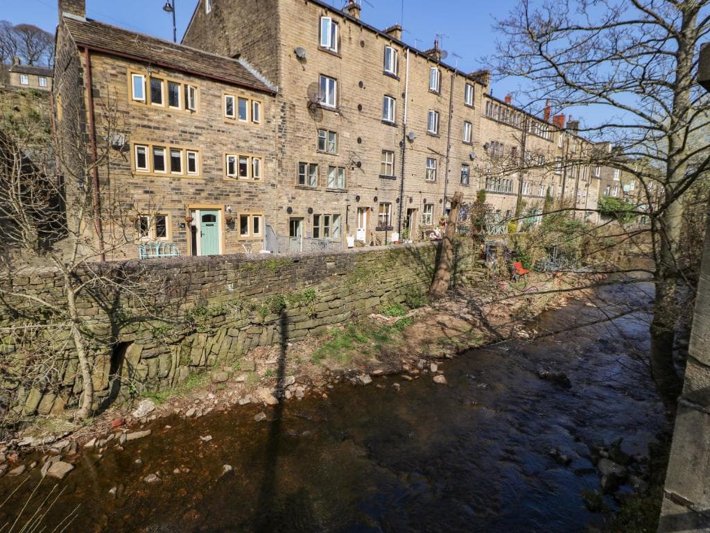 Accommodation at Kingfisher Cottage in holmfirth