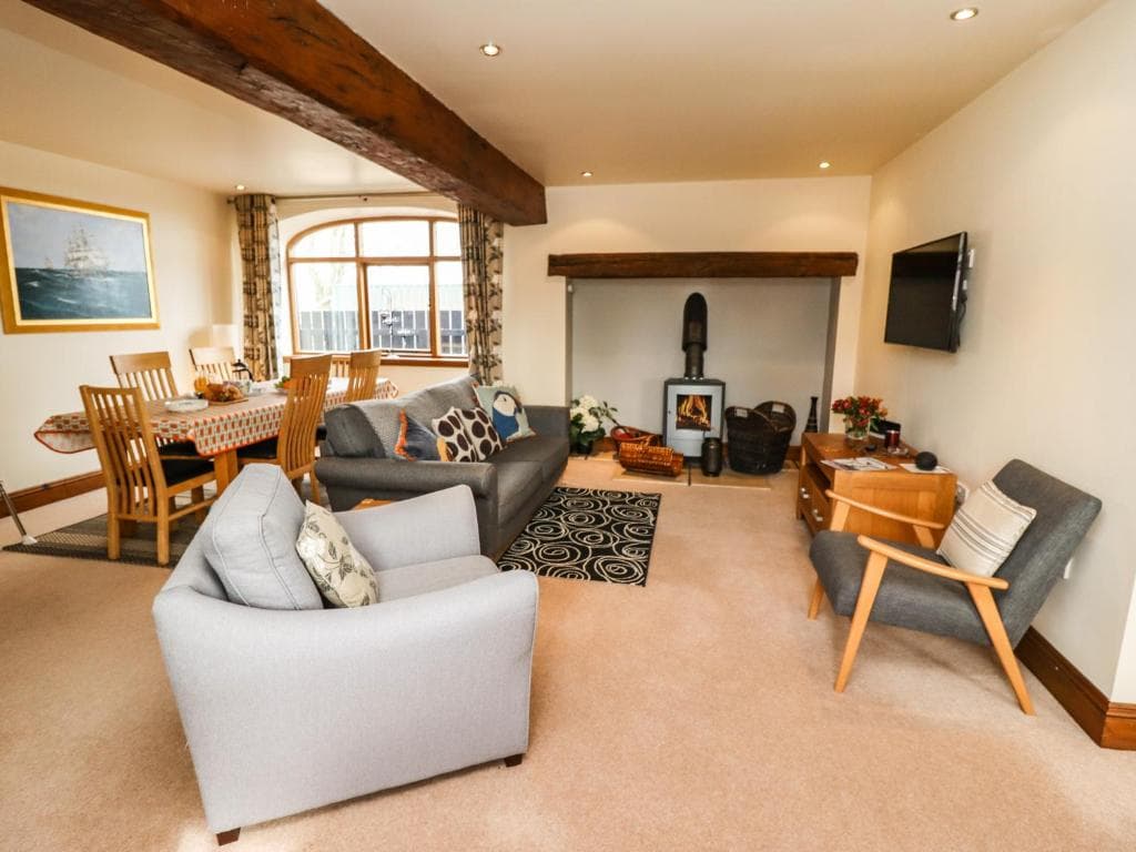 Accommodation at Hurdles Cottage in wold newton