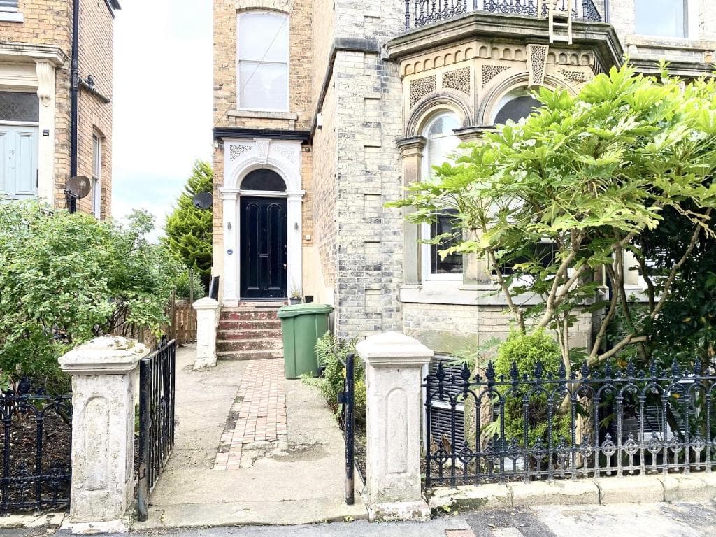 Accommodation at 9A Grosvenor Crescent in scarborough