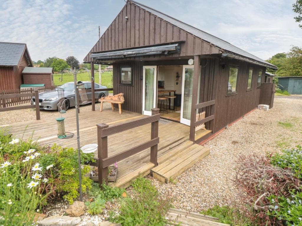 Accommodation at 3 Valley View Lodges in pockley