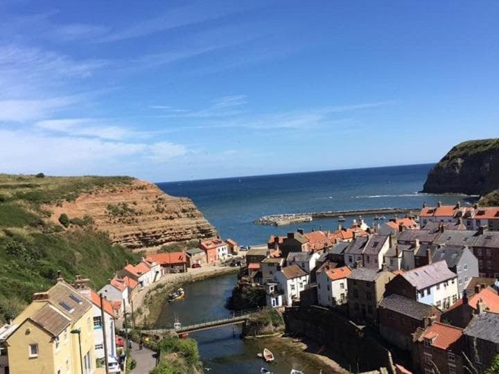 Endeavour, Staithes