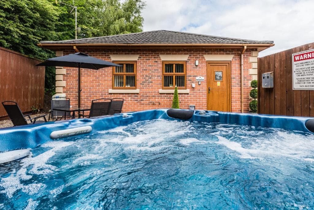Accommodation at Oak Cottage with Hot Tub in strensall