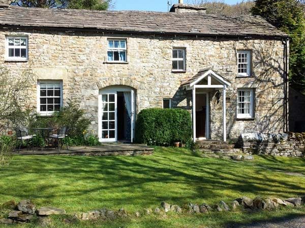 Accommodation at Farrier's Cottage in garsdale railway station