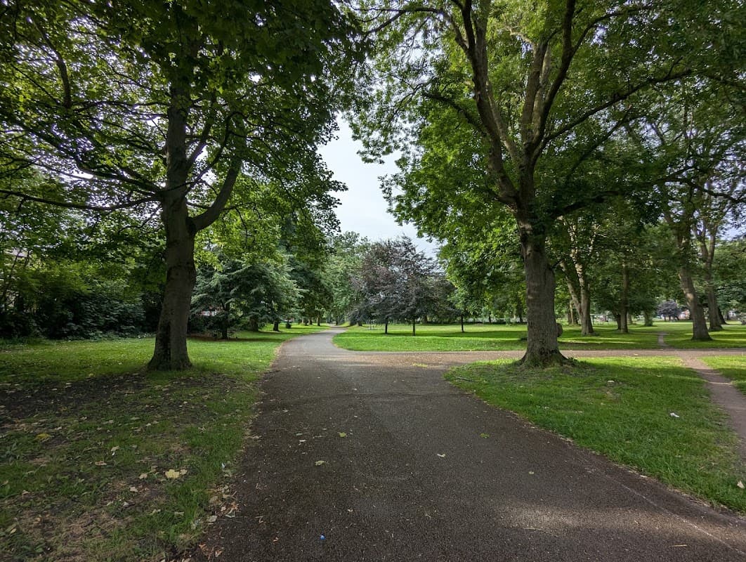 Cross Flatts Park - Park in beeston