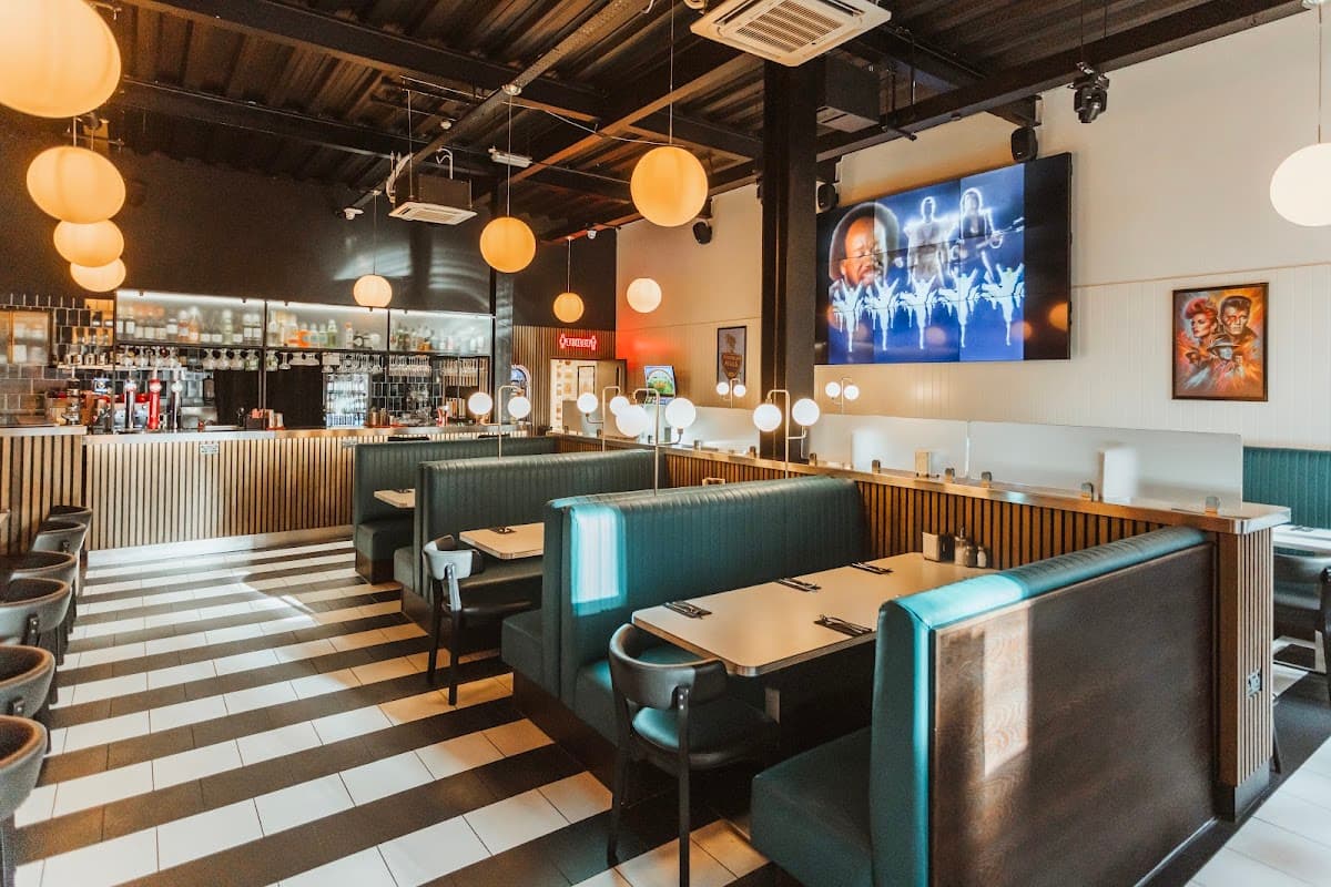 Dining at Beverley Hills Diner & Bar in beverley
