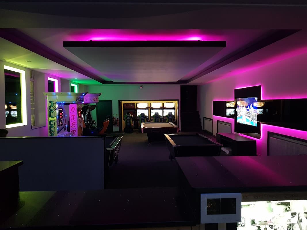 On Q Snooker Centre - Sports Venue in bradford