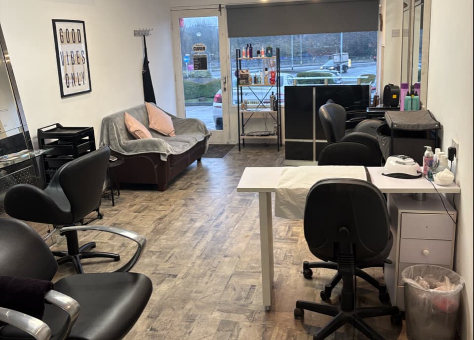 Mirrors Hair and Beauty Salon