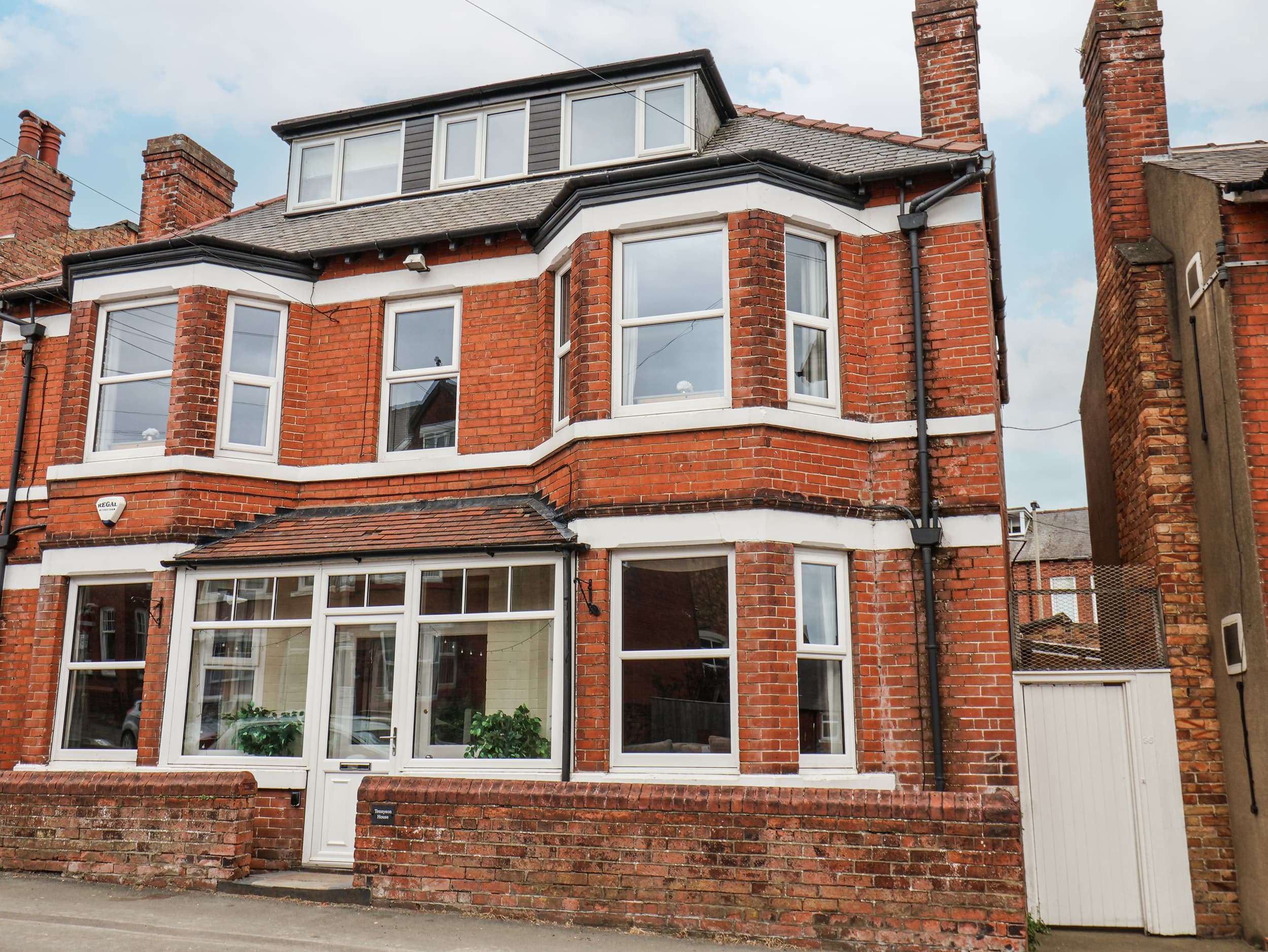Accommodation at Tennyson House in scarborough