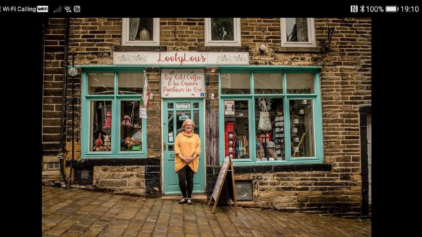 Cafe LoobyLou's in cross roads