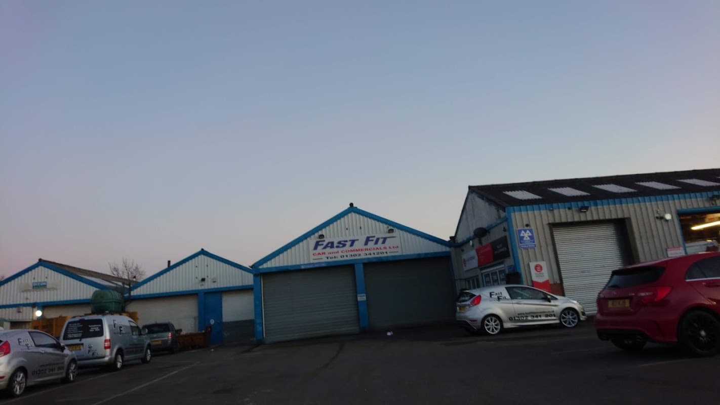 Fast Fit Car & Commercials Ltd - Garages in doncaster