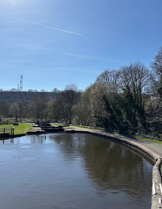 Salterhebble Middle Lock - Historic Site in exley