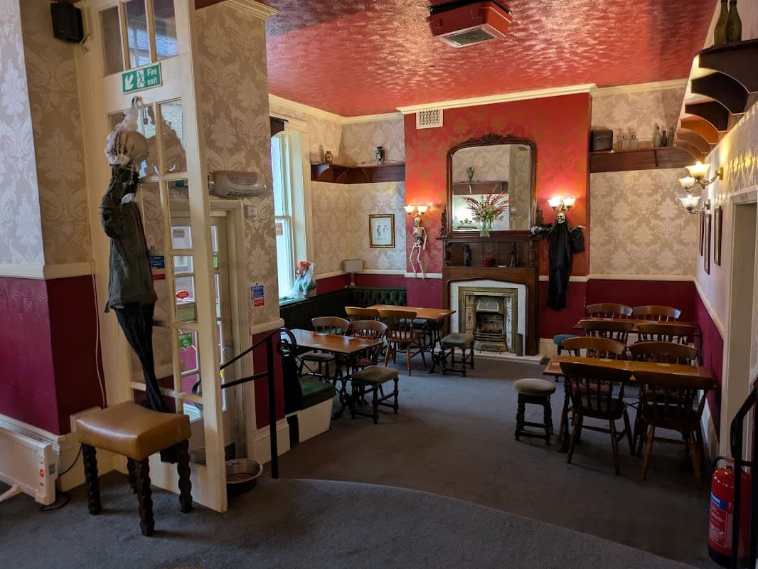 Food & drink at Bonhommes Bar in filey