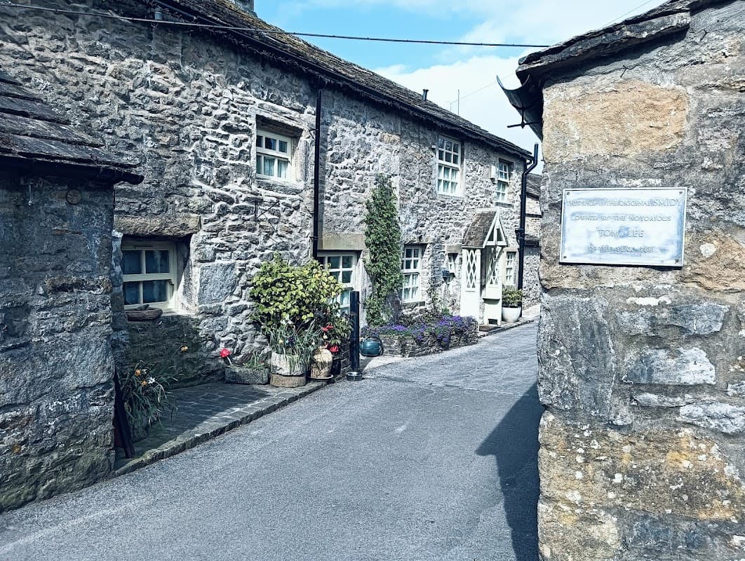 Tom's Lair - Estate Agents in grassington