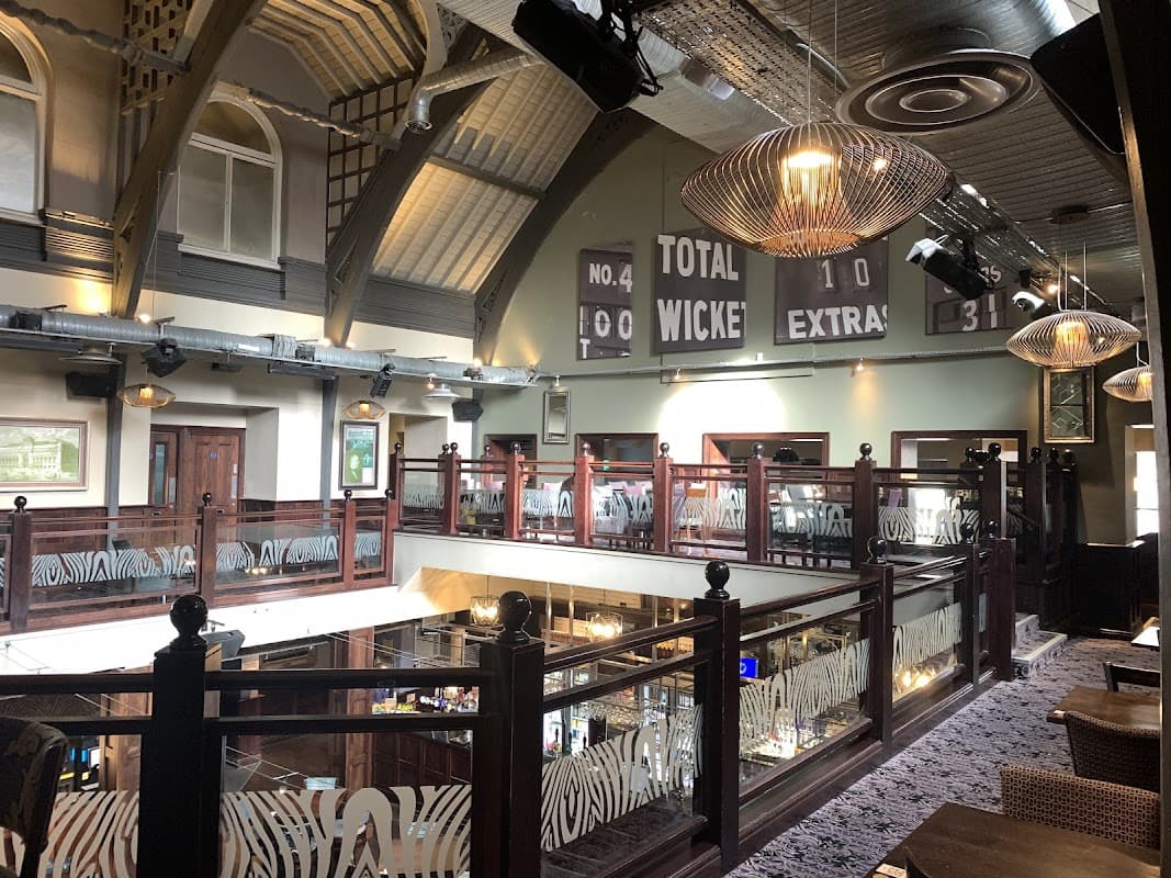 The Hedley Verity - Disco Spoons - Nightclub in headingley