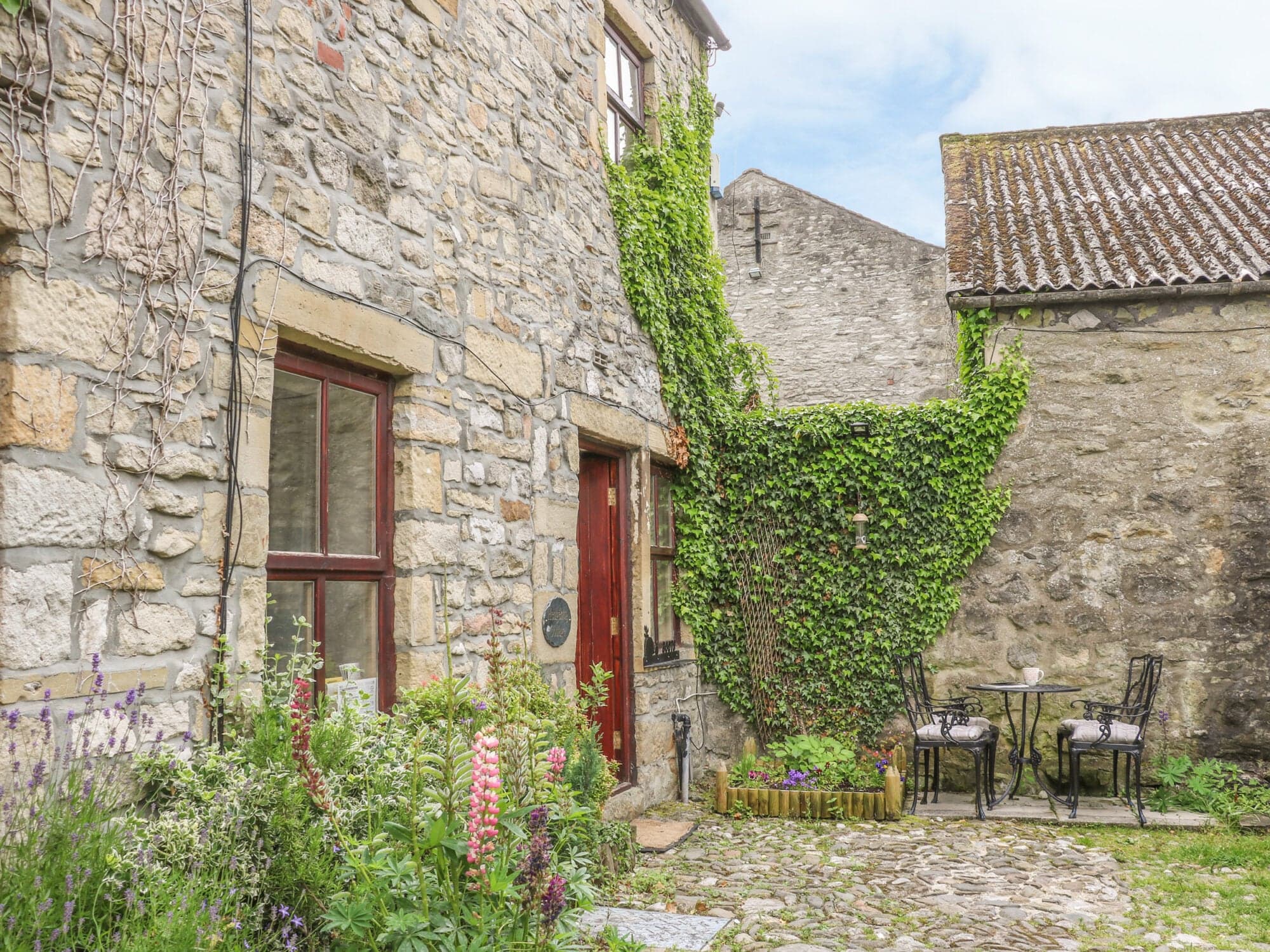 Accommodation at Hedgehog Cottage in settle