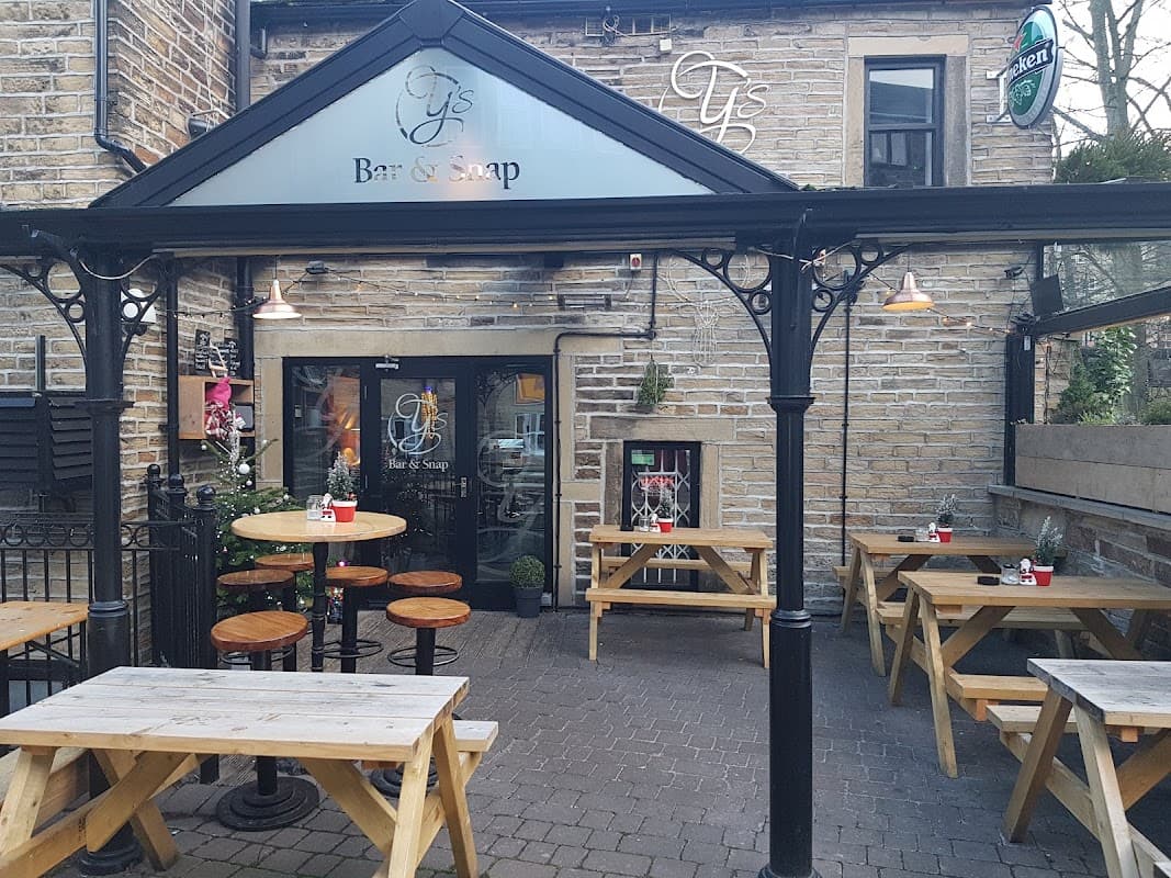 Food & drink at Y's bar & snap in holmfirth